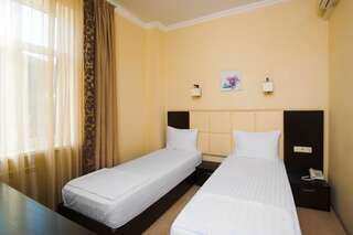 Гостиница Top Hill Hotel Краснодар Стандартный двухместный номер с 1 кроватью или 2 отдельными кроватями-4
